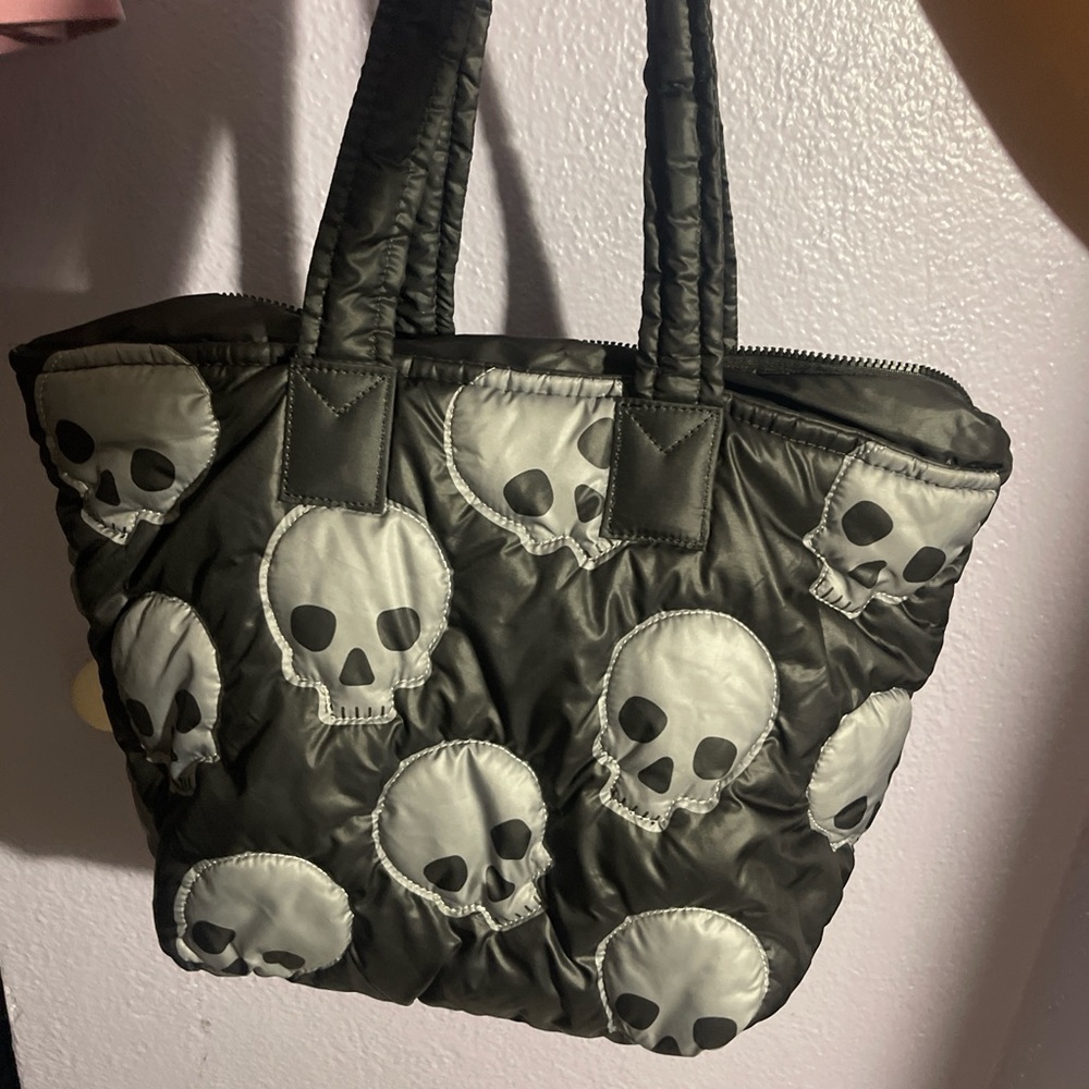 Chic Skull Patterned Tote Bag